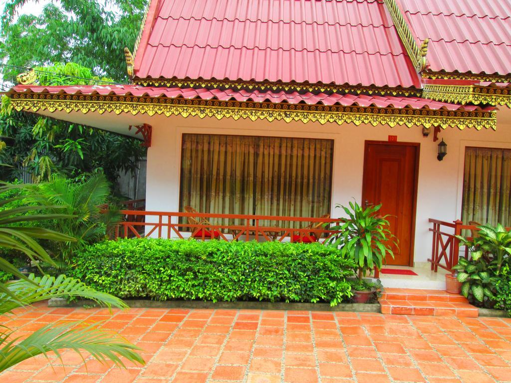 Reaksmey Meanrith Guesthouse And Residence Sihanoukville Exterior photo